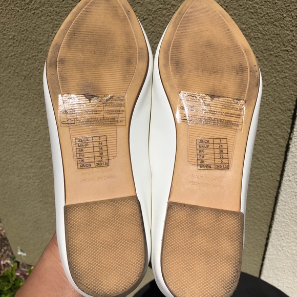 🌷🪷 Lovely white loafer flats. Only worn once on carpet for a few hours. - Picture 10 of 10